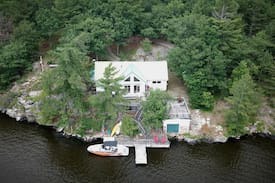 Severn Cabin | Lakeside Bluff- MacLean Lake, Muskoka-Severn area