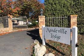 Swannanoa Bed & Breakfast | Mandeville Lodge - Country Comfort with Breakfast