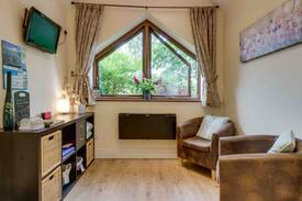 Kendal House | Braeside Studios- Garden View Room