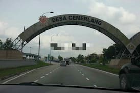 Taman Desa Cemerlang House | Desa Cemerlang @HOMEStaY (12pax)