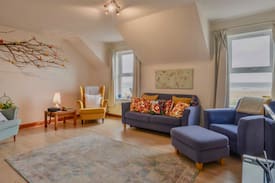 Coleraine Cabin | 4-star Downhill Seaside Cottage, Stunning Views