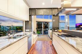 Swansea House | Bluff Point Beach-house Swansea