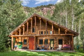 Redstone Cabin | Classic log cabin on river in Redstone.