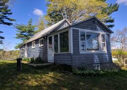 Thompson Cabin | Private waterfront cottage on Quaddick Lake, CT