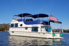 Vonore Boat Rental | Stationary Houseboat on Tellico Lake