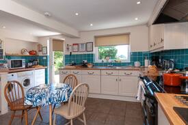 Trefin House | Dedwyddfa (Happy Place)
