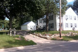 Clear Lake House | WHITE HOUSE on the HILL Bed & Breakfast
