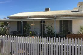 Kalgoorlie House | Homely Central Forrest House