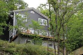 Huntsville Apartment | BREATHTAKING Muskoka Hillside Cottage on Fawn Lake