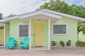 Safety Harbor Cabin | 2A Newly Renovated 1/1 at Coastal Cottages