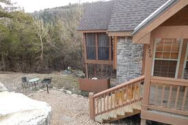 Branson West Cabin | Airbnb Superhost! Awesome Cabin in StoneBridge!