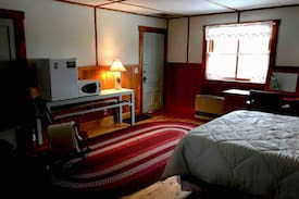 Damariscotta House | Cozy Carriage House in Downtown Damariscotta