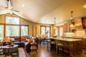 Sunriver House | Caldera Springs Cabin 42-Perfect Sunriver Retreat!