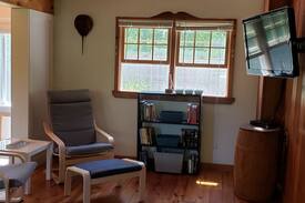 Pleasant Point Cabin | Pine Lodge - spacious and dog friendly!