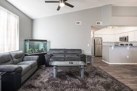 Silverado Ranch Apartment | Relaxing, 2 bedroom Apartment 15min from strip.