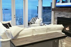 Juan de Fuca Electoral Area House | The Cliff House on Spirit Bay