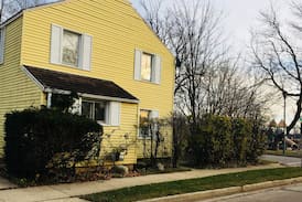 Greendale House | QUIET 2BR Historic Greendale House!