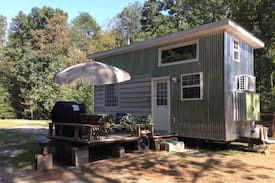 Huntersville House | Tiny House Romantic Getaway