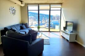 Downtown Cleveland Apartment | Luxury Apartment at The Flats Eastbank