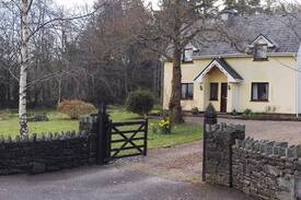 Kenmare Cabin | An Crannog Cottage, Kenmare, just a walk away