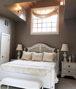 Sonoma House | CEDAR MANSION BUNGALOWS ~ BURBANK SUITE