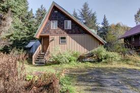 Alyeska Villa | Cozy Girdwood A-Frame Cabin
