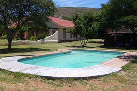 Olifantshoek House | Biki and Pink house