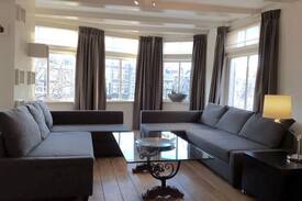 Nieuwmarkt en Lastage Apartment | Red Light Residence