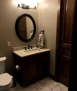 Pella House | Dutch Delight Near Downtown Pella