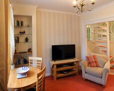 Millport Apartment | The Snug-Millport