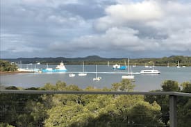 Brisbane Waterfront House | Dugong Place - Absolute waterfront & private jetty