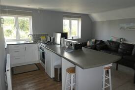 Bognor Regis Apartment | Coombe Cottage in Bognor Regis by the sea.