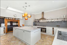Yass Bed & Breakfast | Linton Manor, Yass NSW