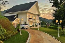 Cipanas Hotel | Villa abn a white cozy elegant villa puncak