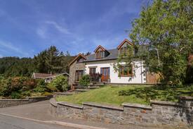 Bontnewydd House | Derwen Haidd means Oak Valley