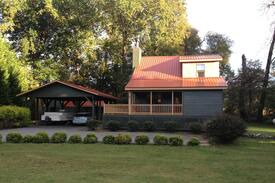 Hayesville Villa | The Nut House Creekside