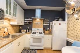 Elliot Park Apartment | "A Classic Row-House in Downtown Minneapolis"