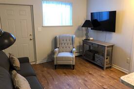 Holt Apartment | Private One Bedroom Suite