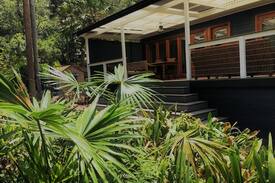 Great Mackerel Beach Cabin | Gumbuya