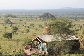 Kaabong House | On the edge of one of the most beautiful National Parks in Uganda