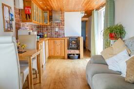 Baltimore Cabin | Cabin on the hill