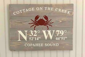 Mount Pleasant House | Cottage on the Creek - Waterfront Guest House