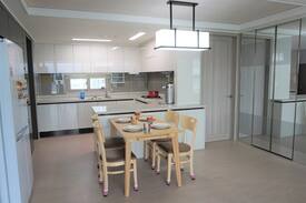 Asan Apartment | SPACIOUS, MINIMALIST "E.G. the One" APARTMENT
