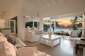 Whale Beach Cabin | The Secret. Stunning Palm Beach Getaway