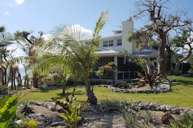Green Turtle Cay House | Pinnacle Point, with dock