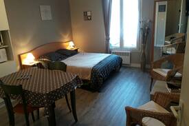 Bagneres-de-Bigorre Apartment | Joli studio coquet avec parking privé gratuit