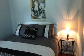 Raytown Apartment | The Carriage House - Kansas City Area