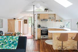 Wakefield-Peacedale House | Treehouse by the sea