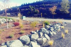 North Cowichan House | Maple Bay Cliffs (Master bedroom with ensuite)