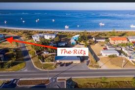 Lancelin Apartment | The Ritz On The Bay. Luxurious Apartment for You.
